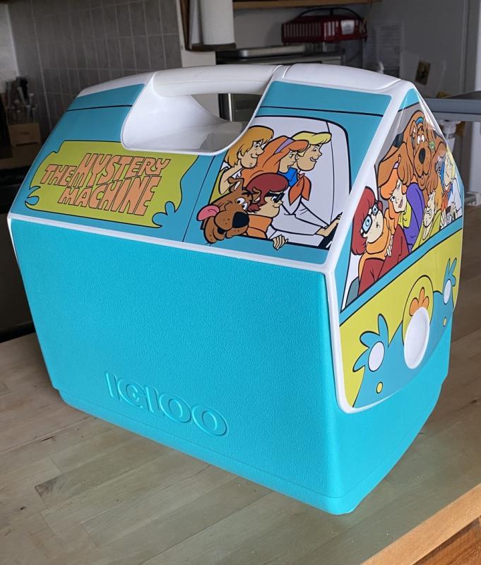 Igloo 16 Quart Limited Edition Scooby Doo Mystery Machine Portable Lunchbox  Playmate Elite Cooler Ice Box, Large (48858) 