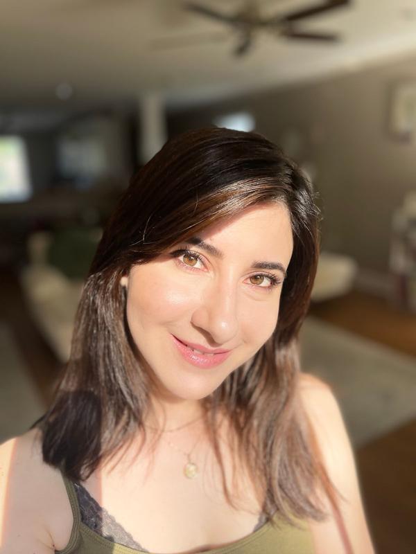 Customer photo for "Brighter under eye area"