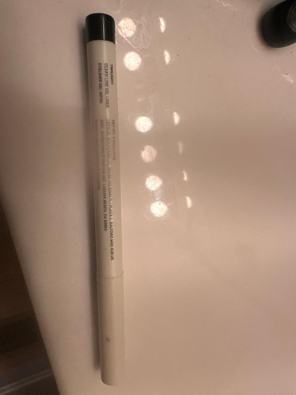 Customer photo for "Clean eyeliner"