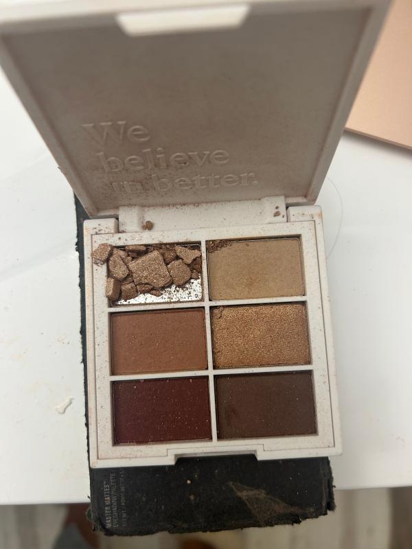 Customer photo for "Eyeshadow shatters easily"