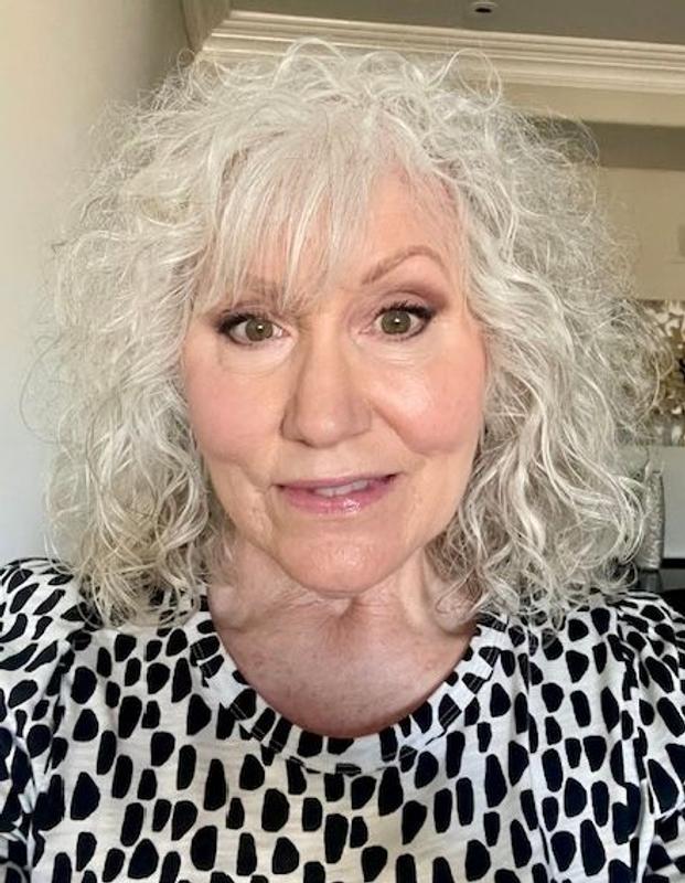 Customer photo for "GORGEOUS NON STICKY LIP GLOSS!"