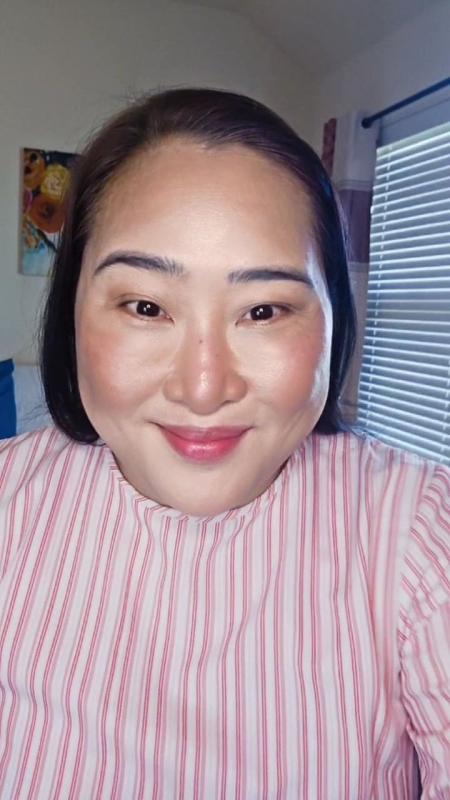 Customer photo for "Natural glowy look!"