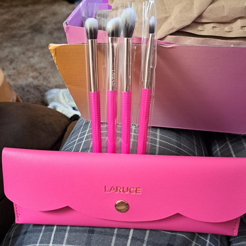 4 Piece Makeup Brush Set buy with Bag