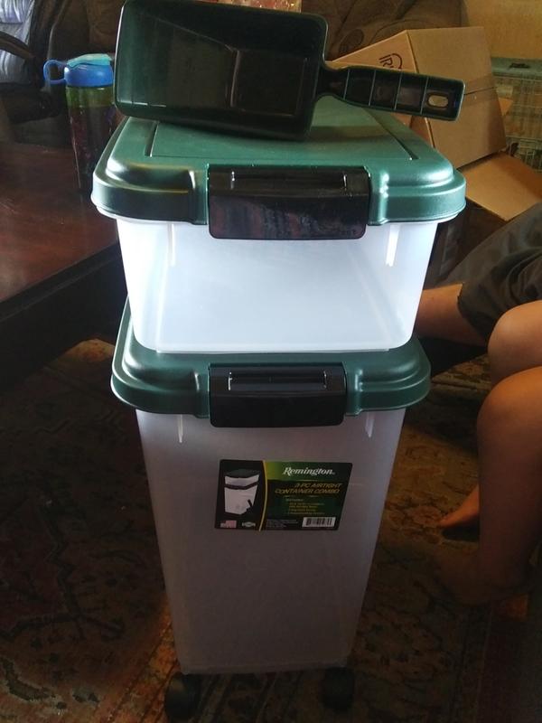 Pet food storage 2