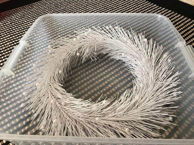 holds bigger wreathes easily