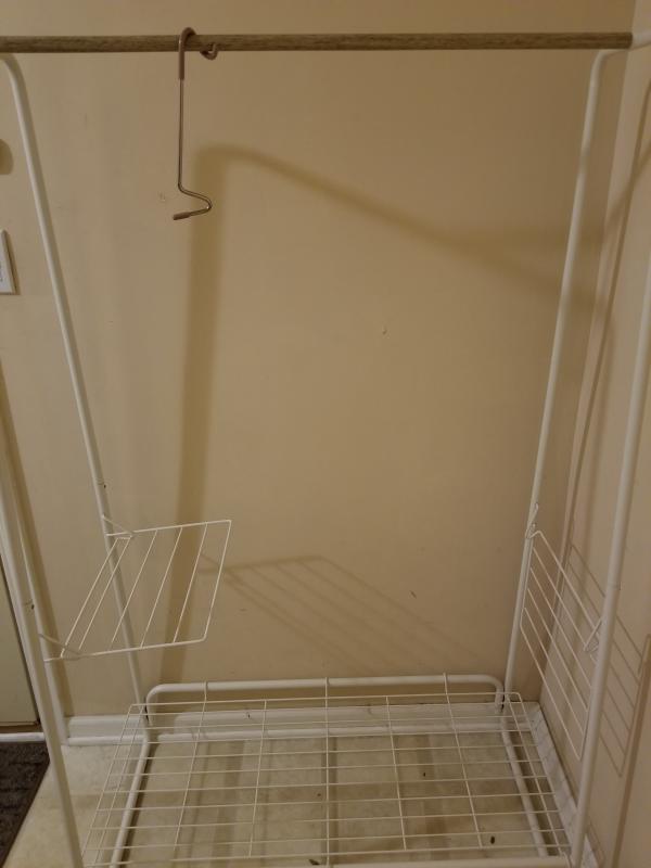 Iris garment rack