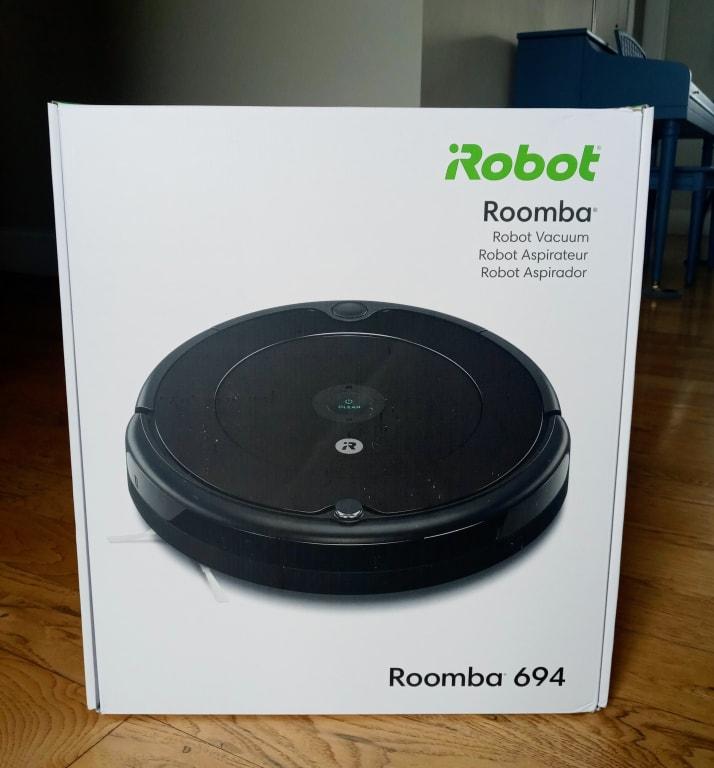  iRobot Roomba 694 Robot Vacuum-Wi-Fi Connectivity,  Personalized Cleaning Recommendations, Works with Alexa, Good for Pet Hair,  Carpets, Hard Floors, Self-Charging, Roomba 694