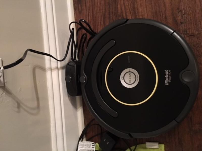 iRobot Roomba 614 Auto Charging Pet Robotic Vacuum R614020 at