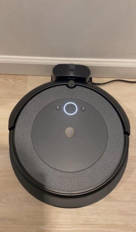 iRobot Roomba Combo i5+ Self-Emptying Robot Vacuum and Mop I557020