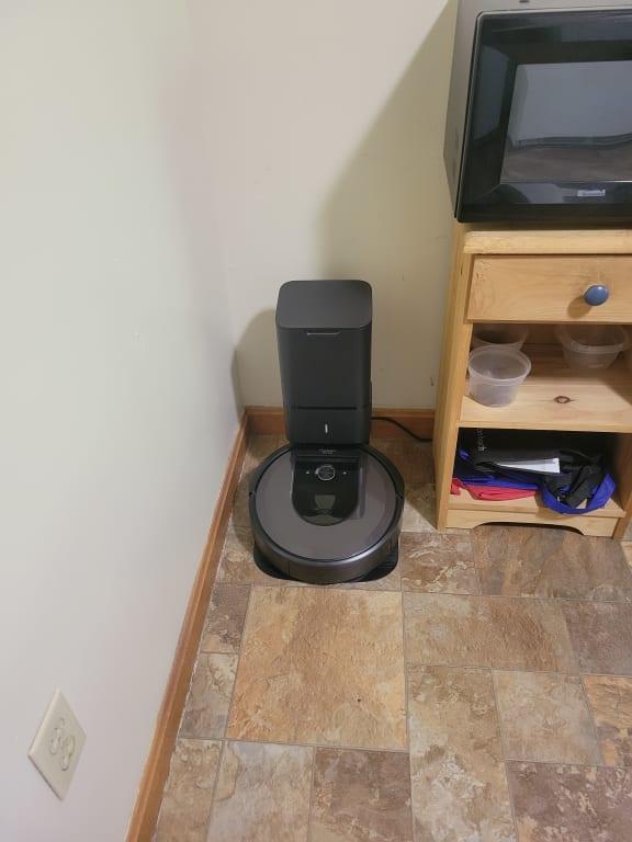 iRobot® Roomba® i7+ (7550) WiFi Connected Robot Vacuum with Automatic