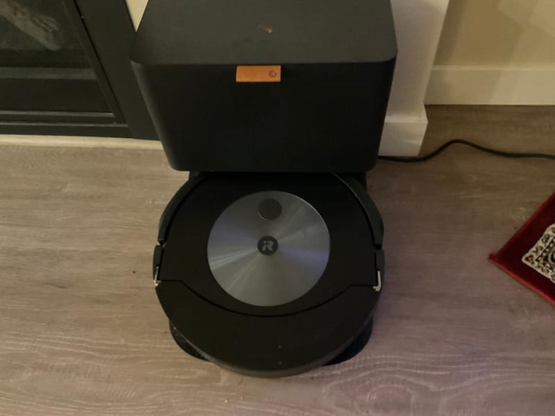 Roomba j7+