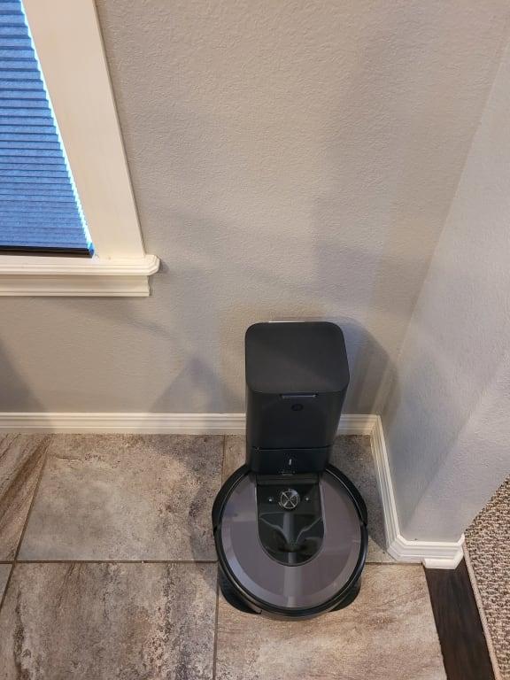 iRobot® Roomba® i7+ (7550) WiFi Connected Robot Vacuum with Automatic