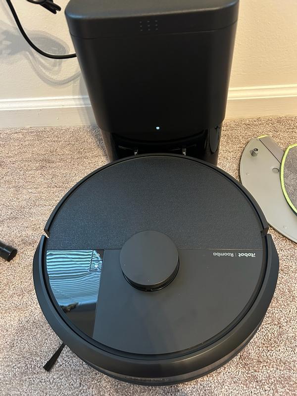 iRobot Roomba 105 Combo 13. 2 in. Robotic Vacuum and Mop + with