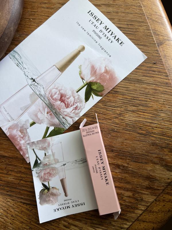 Very feminine, innocent floral.