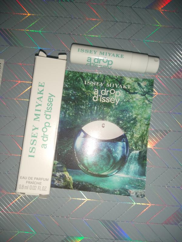 The design of the perfume bottle