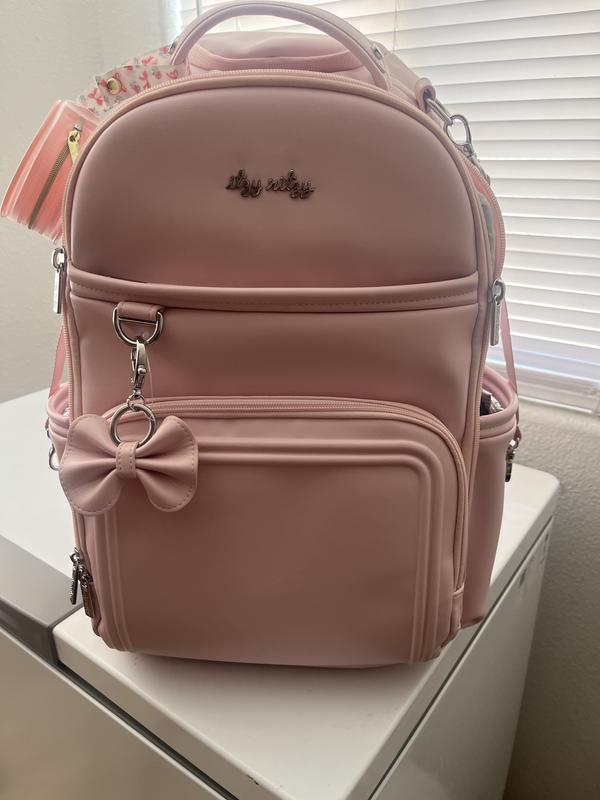 Customer photo for "How it opens so big to get things in and out"