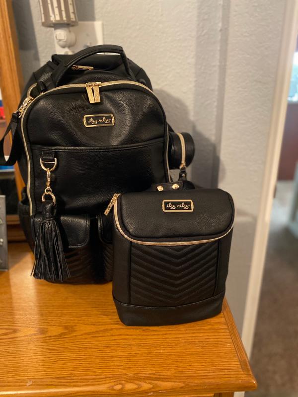 Love how it matches my Jetsetter diaper bag