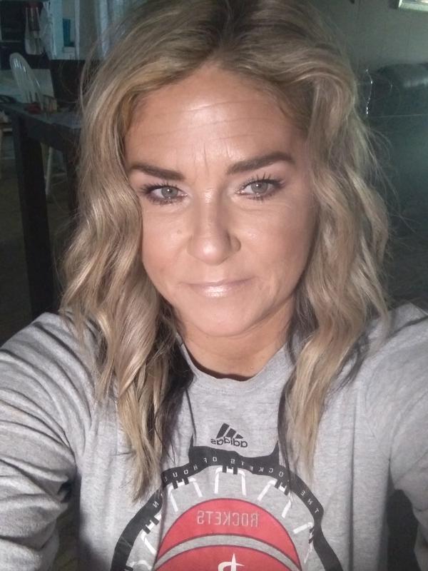 Love my eyebrows using IT brow pencil!