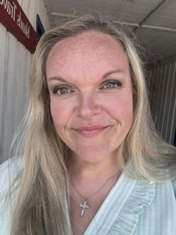 Wearing Sunlit and the lightest bronzer
