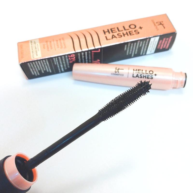 360° Lash-Wrapping Brush coats each lash!