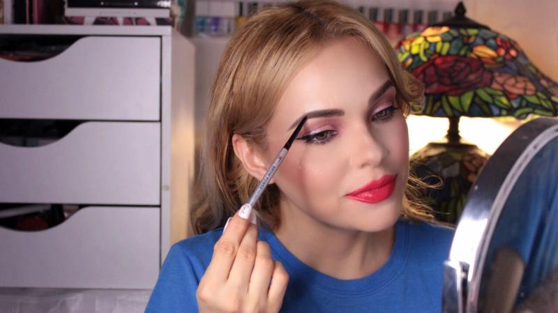 Defining My Eyebrows With It Cosmetics Brow Power Micro Eyebrow Pencil