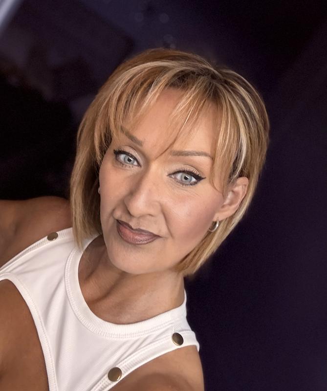 Customer carousel item 4.