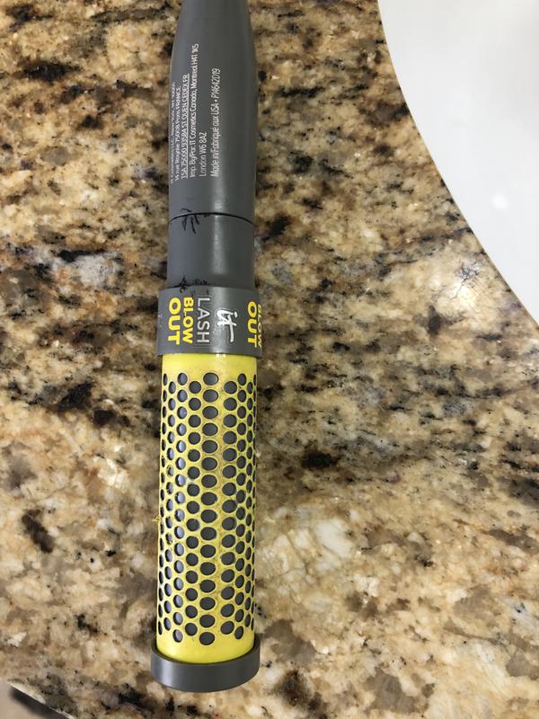 This is kept in cool bathroom, don’t know why this is coming off