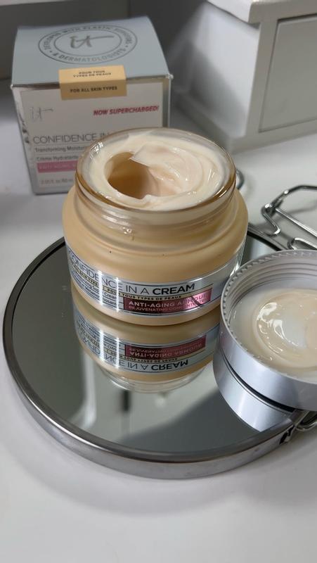 Confidence in a Cream Anti-Aging Hydrating Moisturizer - IT Cosmetics