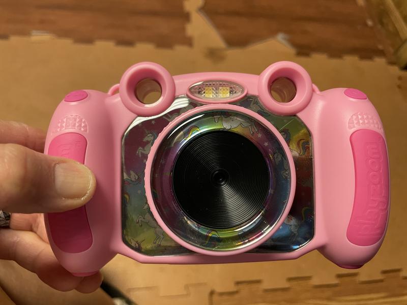 Has Grips So its Easy To Hold