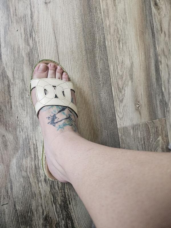 Review Thumbnail Image 0 385770493
