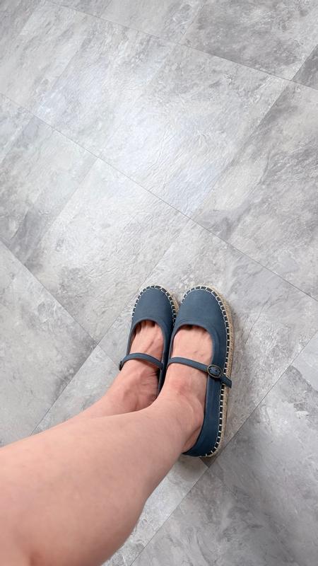 Chic, wide feet friendly shoes. Spring friendly!