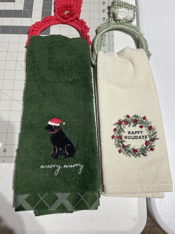 Humorous Christmas Pets Towel Set: Bathroom Hand Towels, Embroidered Dogs in Truck with Tree, Wishing You Dog Gone Holiday Greetings (Happy Howlidays)