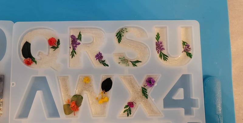resin silicone alphabet mold- anyone know what font is used? :  r/identifythisfont