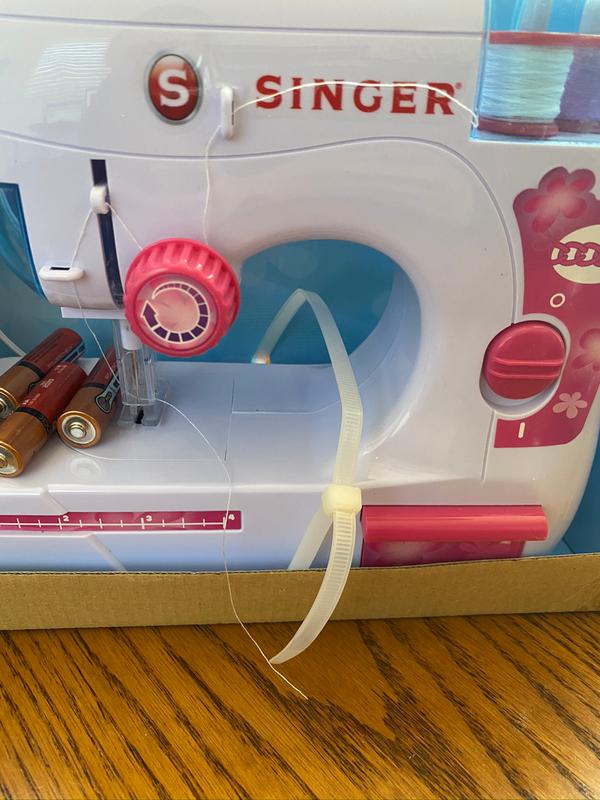 Singer EZ-Stitch Chainstitch Sewing Machine - A2213 (Threading Needle) 