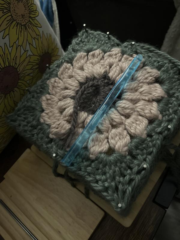 Realistic Crochet Needle Beauty Elements 1Dzn