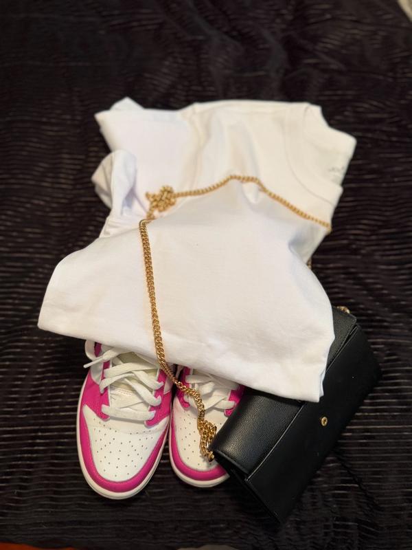 Customer photo for "Everybody needs a white shirt. This is my new favorite!"
