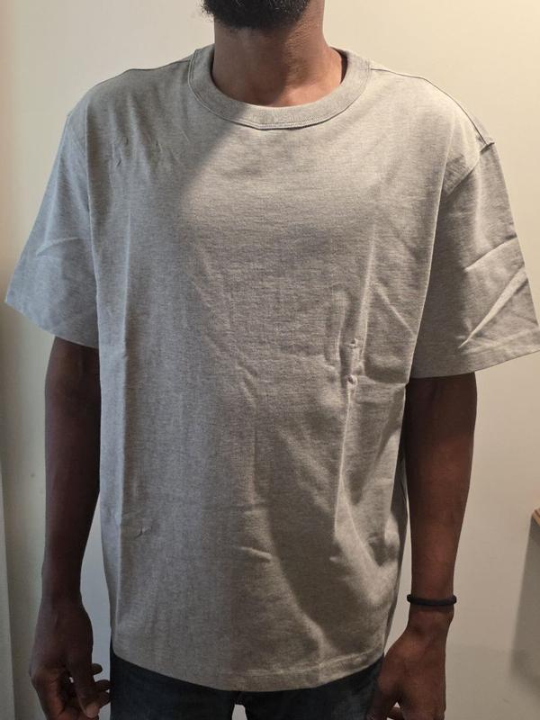 Customer photo for "Good quality shirt doesnt feel cheap"