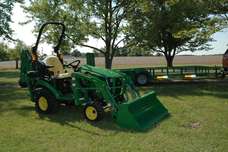 John Deere 1025R TLB