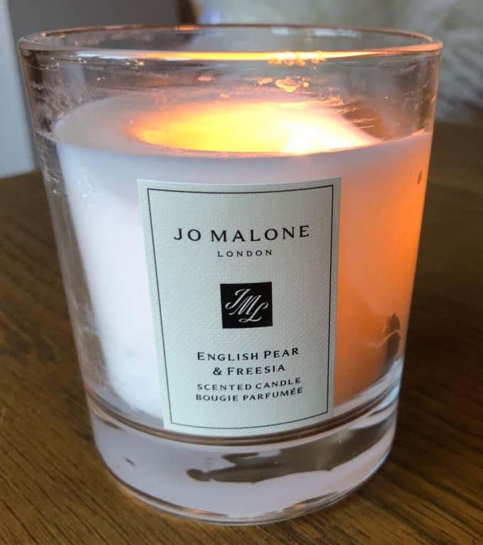 Jo Malone Candle - English Pear & Freesia good