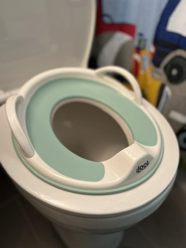 Toddler seat for rounder toilet