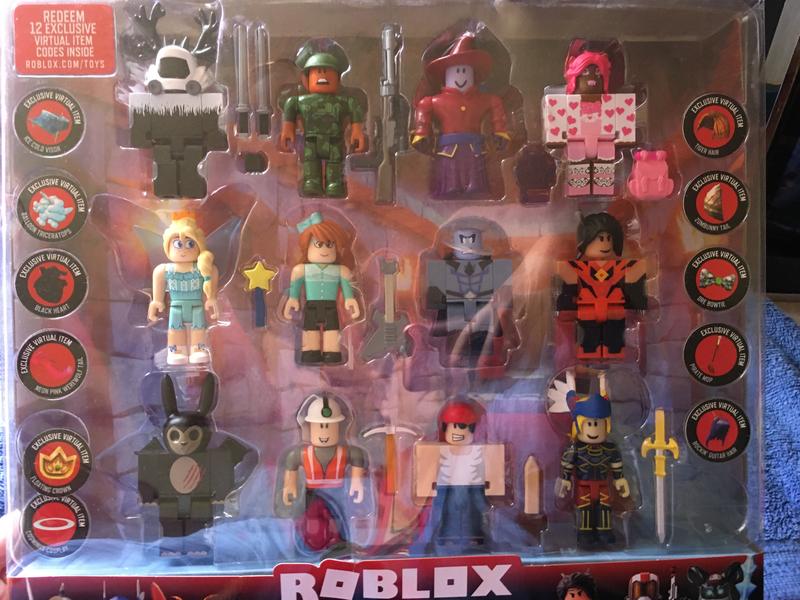 Roblox classics sales 12 figure pack