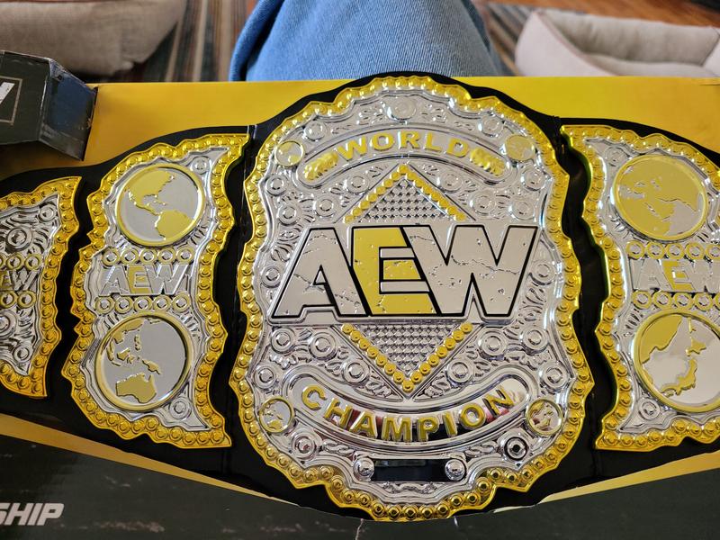 AEW World Championship Belt - Authentic Design AEW Role-Play, Wear