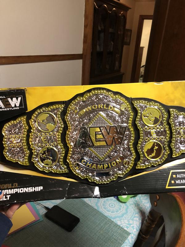 AEW World Championship Belt - Authentic Design AEW Role-Play, Wear