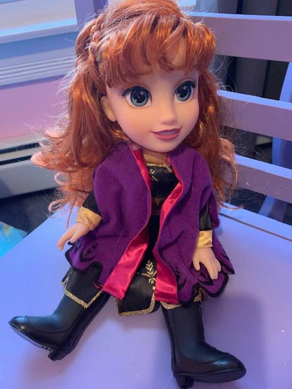 Super Cute Anna doll and outfit!