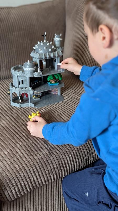 Customer carousel item 16.