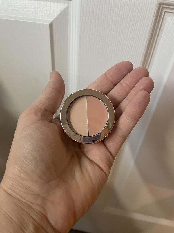 Customer photo for "Great coverage for dark circles!!"
