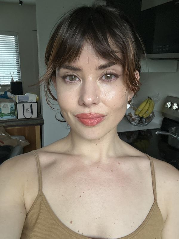 Customer photo for "Stays on, lovely fresh look"