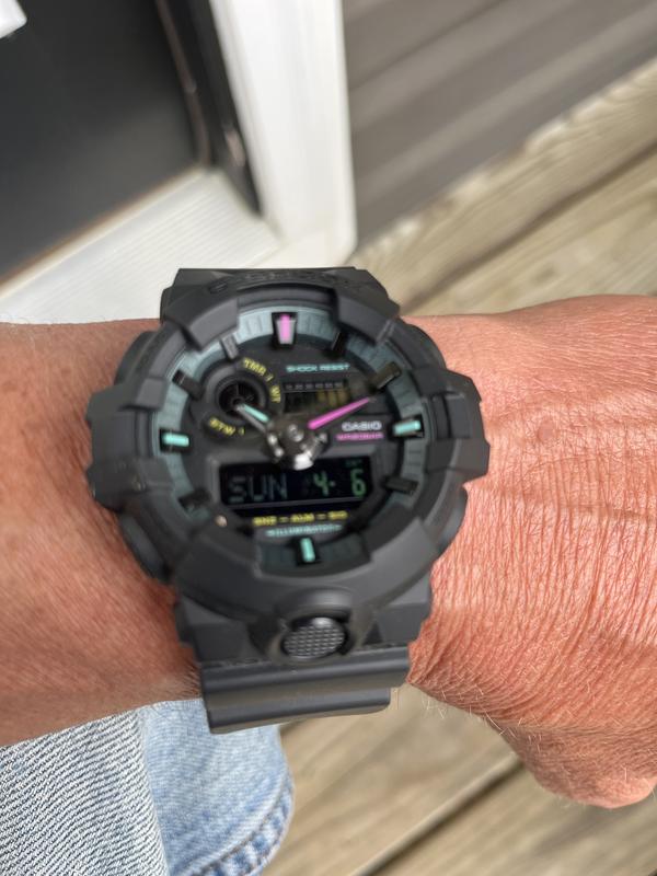 Casio G-SHOCK Classic Analog-Digital Men's Watch GA2100-1A1