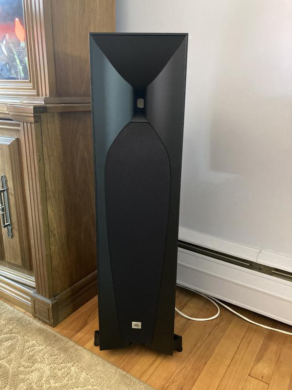 Studio 570 | Professional-quality150-watt Floorstanding Speaker