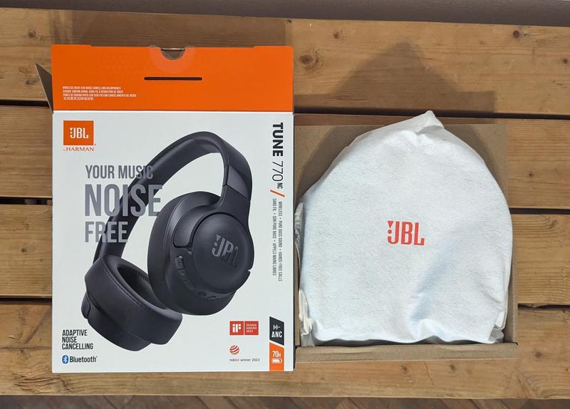 JBL Tune 770NC Over-Ear Headphones JBL JBLT770NCBLKAM | Tanguay
